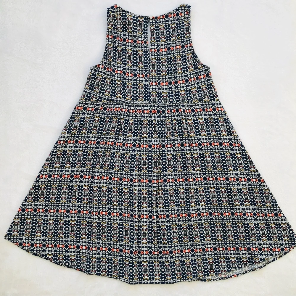 H&M, Geometric Design Sleeveless Dress, Size 4 - Picture 5 of 16